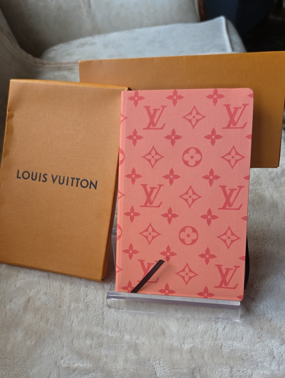 Louis Vuitton Pink Monogram Notebook with Dark Brown Elastic - Picture 7 of 7